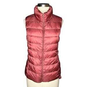 UNIQLO Rust Red Ultra Light Down Puffer Vest Women's Size Small Packable Zip